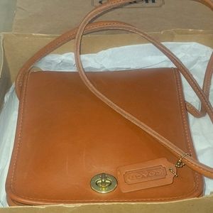 *Rare* Vintage Compact Pouch 9620. Coach . Brown/ Brass